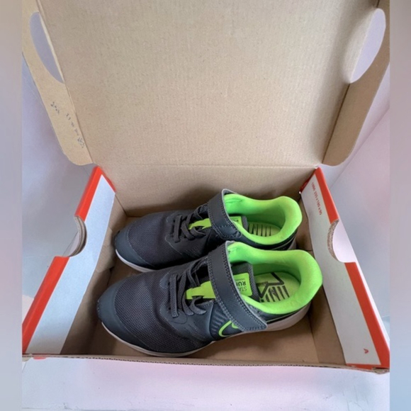 Nike, Kids Star Runner 2 (PSV) - Anthracite/Electric Green. Size: 13C (US) - Picture 11 of 13